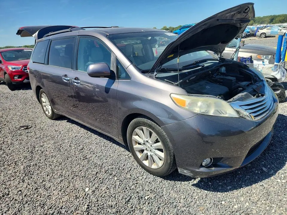 2011 TOYOTA SIENNA LIMITED 7-PASSENGER  