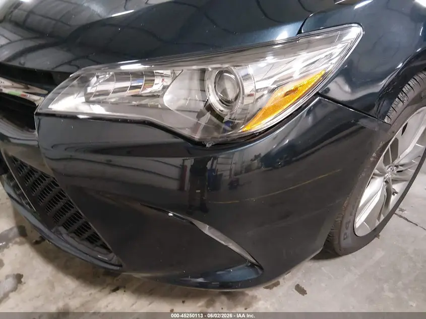 2016 TOYOTA CAMRY SE
