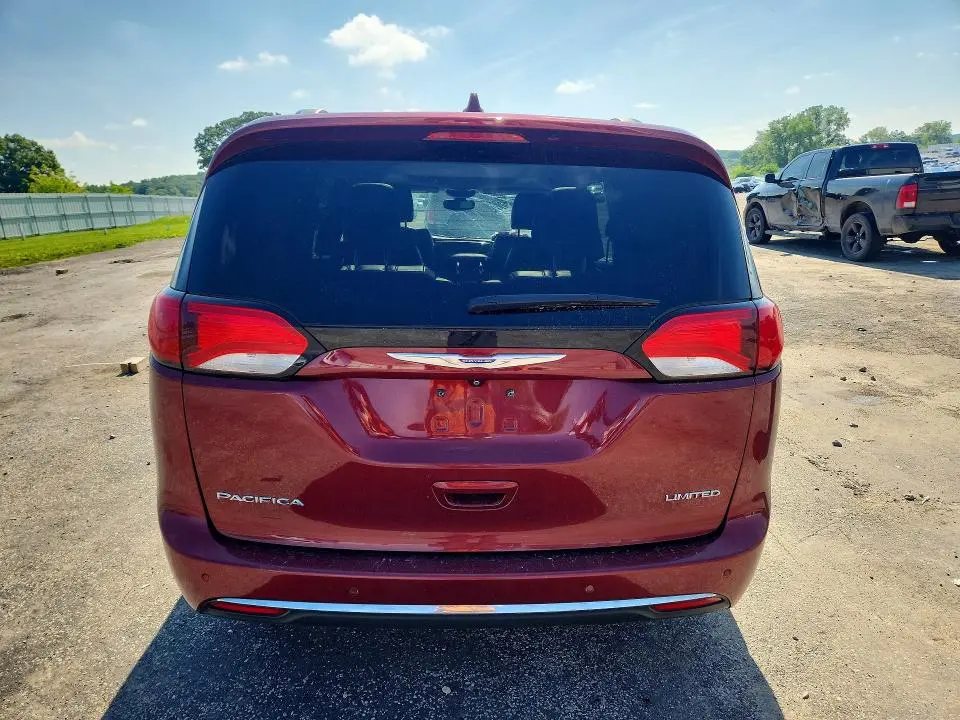 2018 CHRYSLER PACIFICA LIMITED  