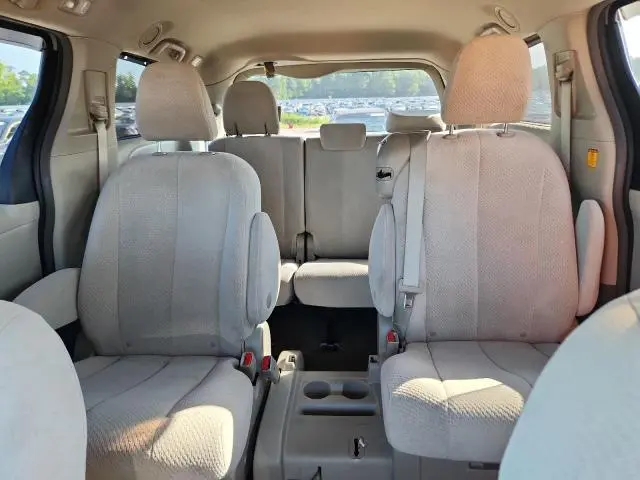 2012 TOYOTA SIENNA LE  
