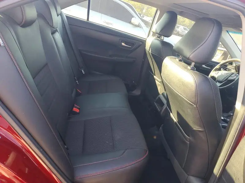 2017 TOYOTA CAMRY SE  