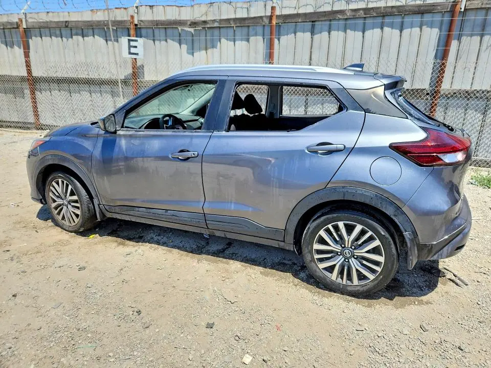 2021 NISSAN KICKS SV  