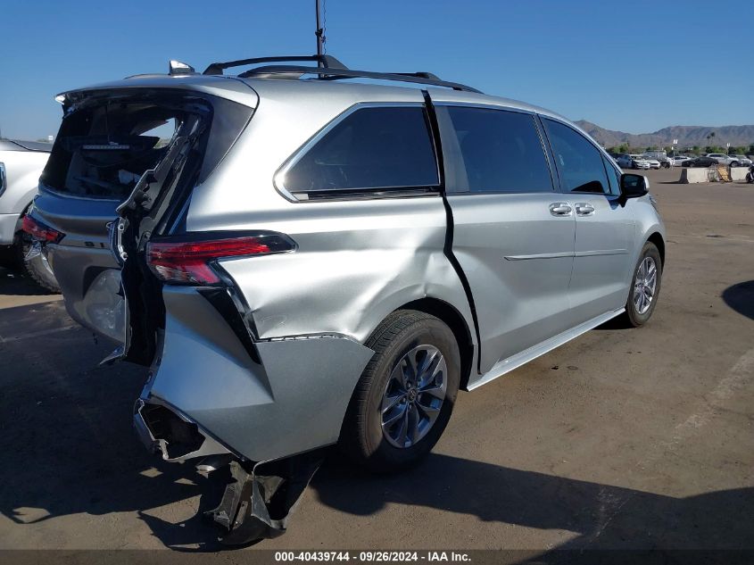 2022 TOYOTA SIENNA LE