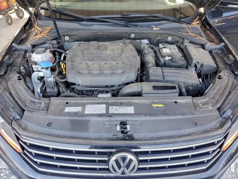 2019 VOLKSWAGEN PASSAT WOLFSBURG  