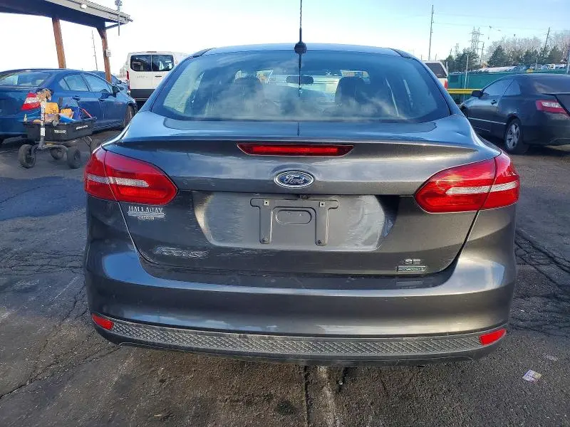2017 FORD FOCUS SE  
