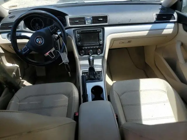 2013 VOLKSWAGEN PASSAT SE  