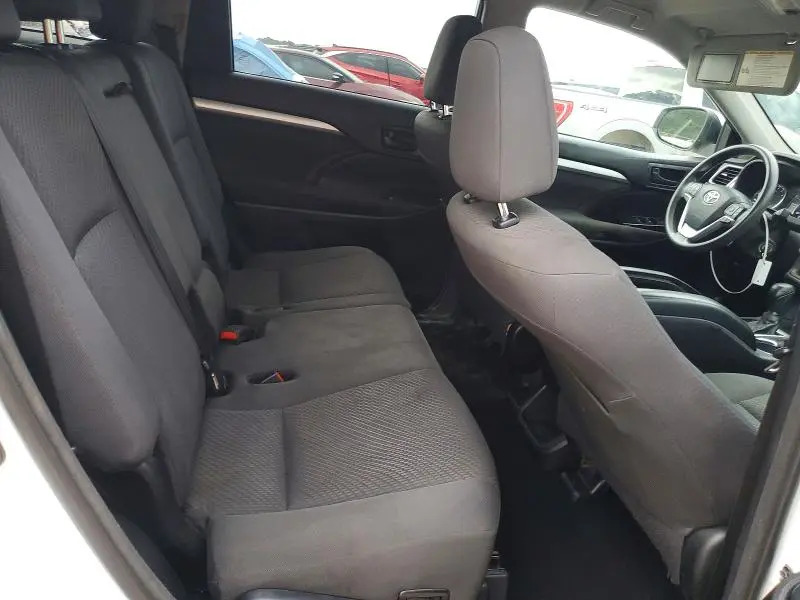 2017 TOYOTA HIGHLANDER LE  