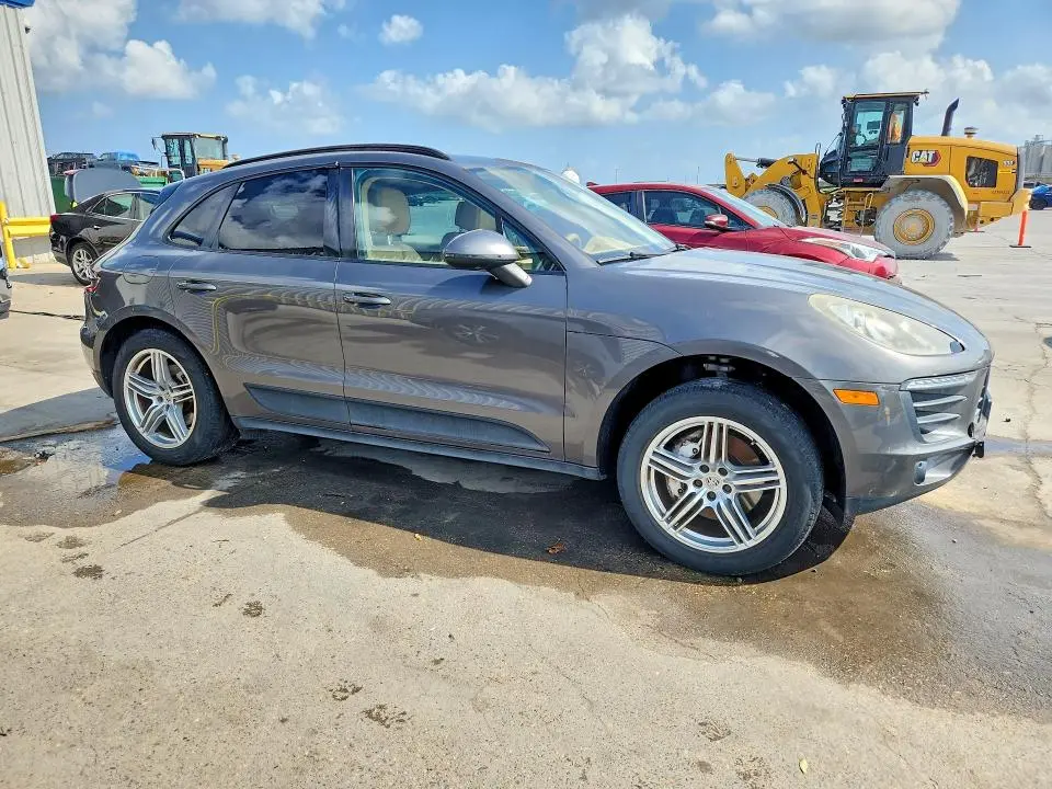 2015 PORSCHE MACAN S  