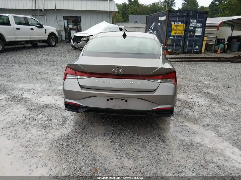 2023 HYUNDAI ELANTRA SE