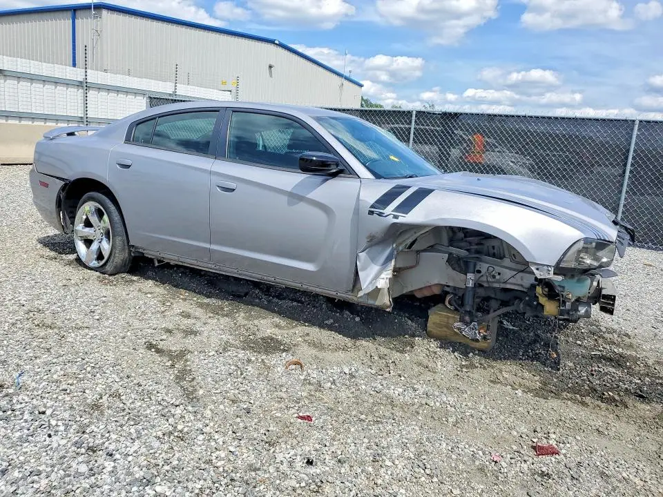 2013 DODGE CHARGER R  