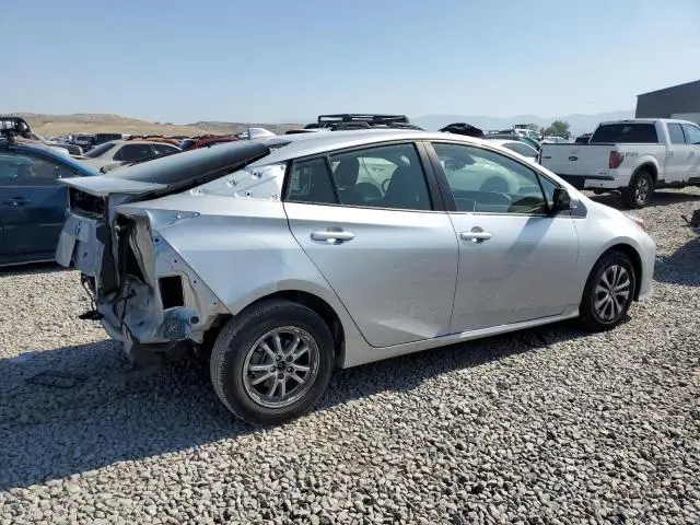 2022 TOYOTA PRIUS LE  