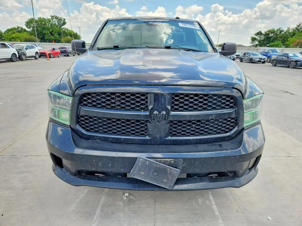 2014 RAM 1500 ST  