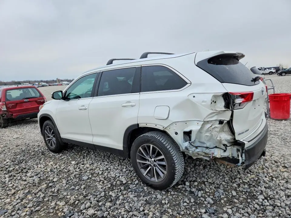 2019 TOYOTA HIGHLANDER XLE  