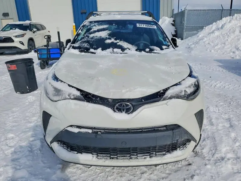 2020 TOYOTA C-HR XLE  