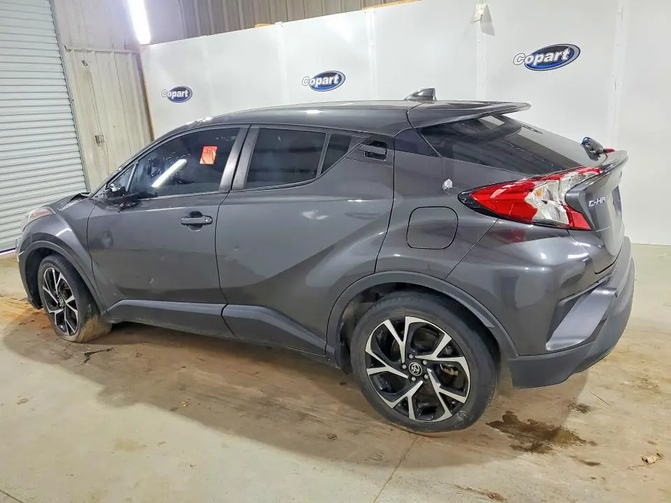 2021 TOYOTA C-HR XLE  