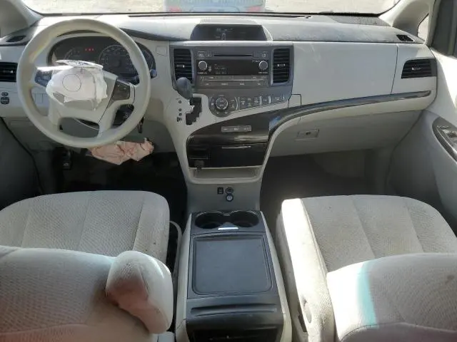 2013 TOYOTA SIENNA LE