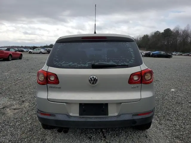 2010 VOLKSWAGEN TIGUAN S  