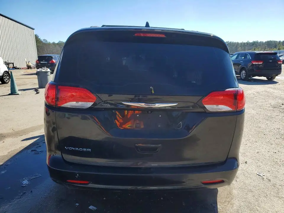 2020 CHRYSLER VOYAGER LXI  