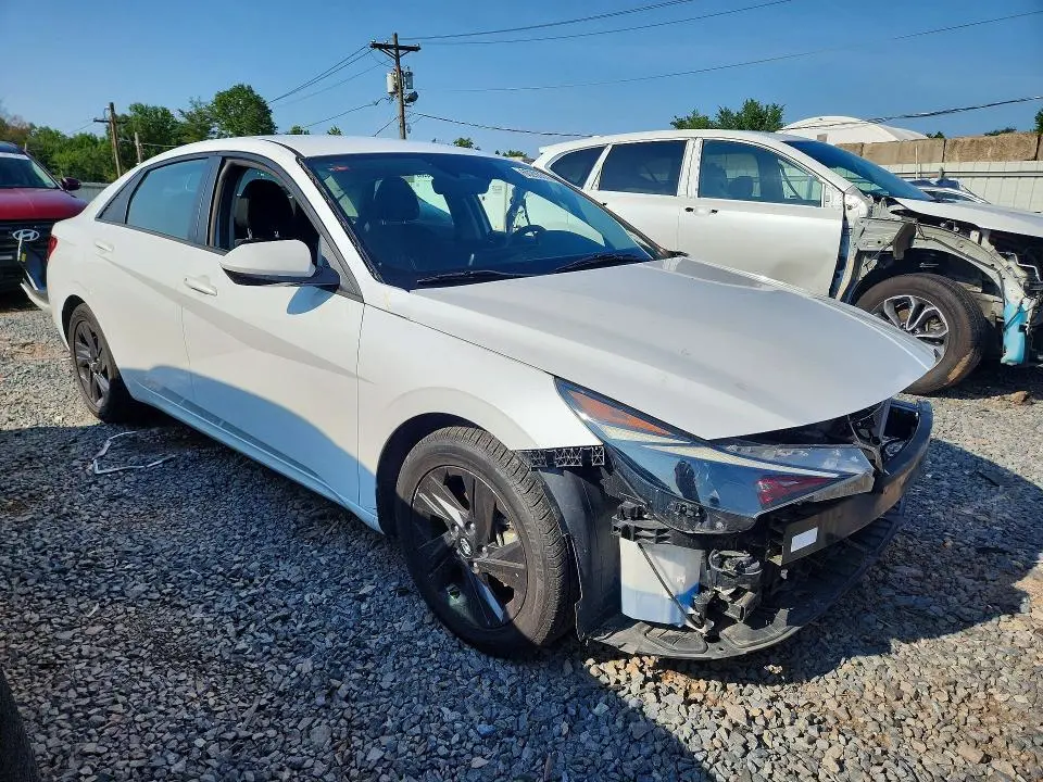 2021 HYUNDAI ELANTRA SEL  