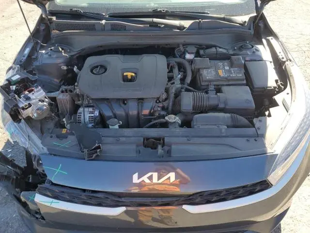 2023 KIA FORTE LX  