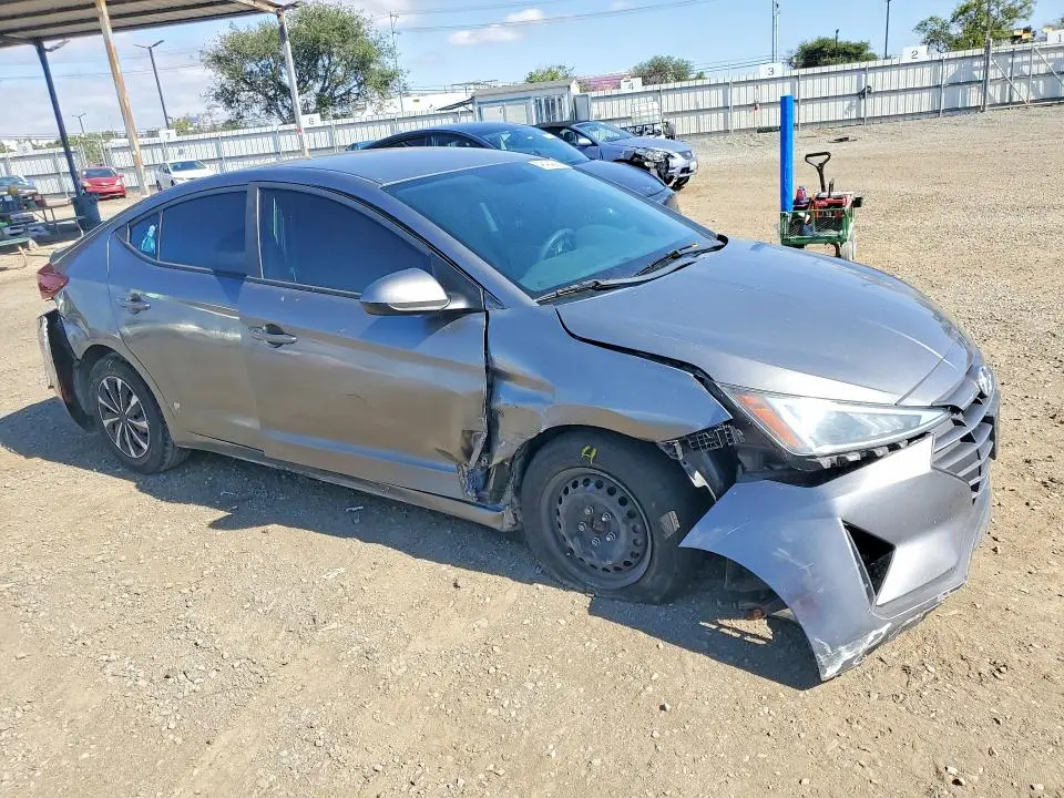 2019 HYUNDAI ELANTRA SE  