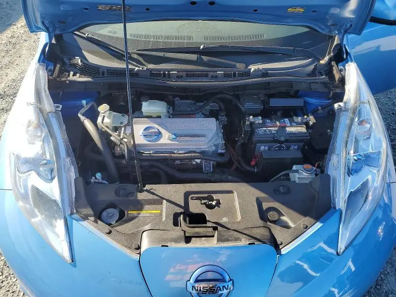 2012 NISSAN LEAF SV  