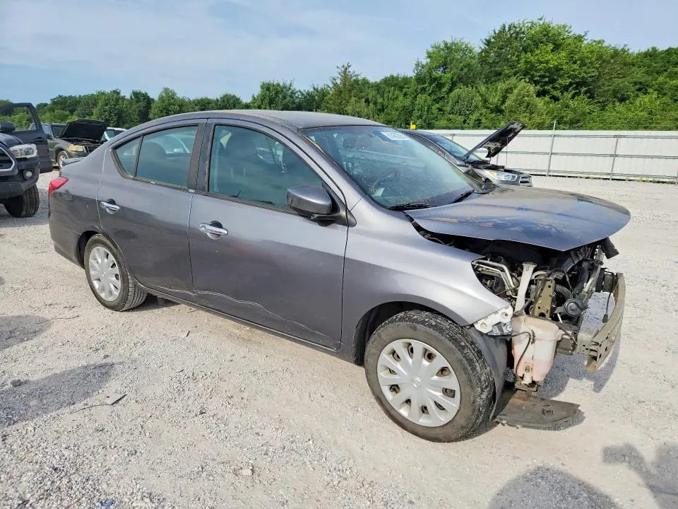 2018 NISSAN VERSA SV  