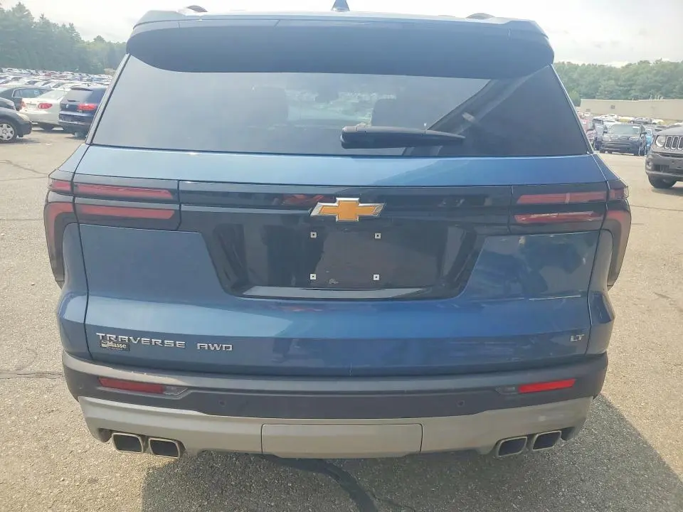 2024 CHEVROLET TRAVERSE LT  