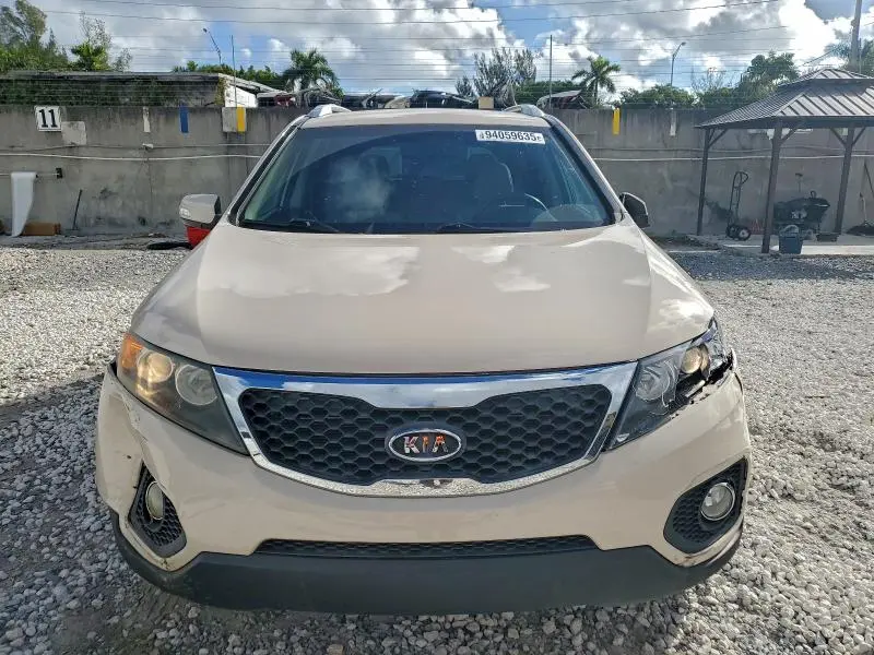 2011 KIA SORENTO BASE  