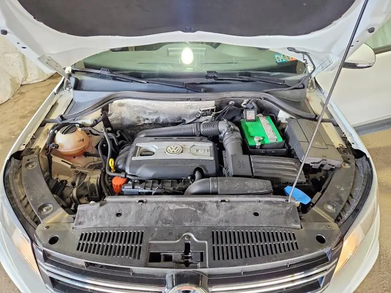 2016 VOLKSWAGEN TIGUAN   