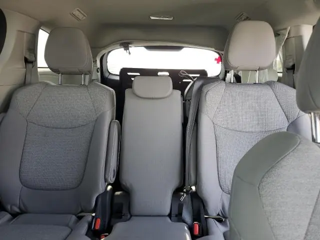 2024 TOYOTA SIENNA LE  