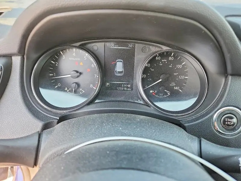 2017 NISSAN ROGUE SV  