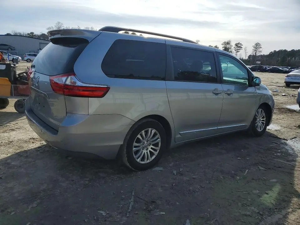 2017 TOYOTA SIENNA XLE PREMIUM 8-PASSENGER  