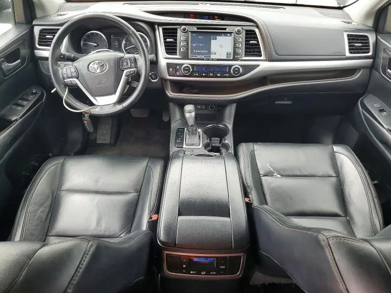 2017 TOYOTA HIGHLANDER XLE  