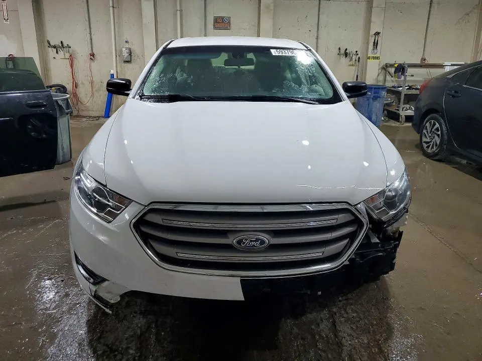 2018 FORD TAURUS SE  