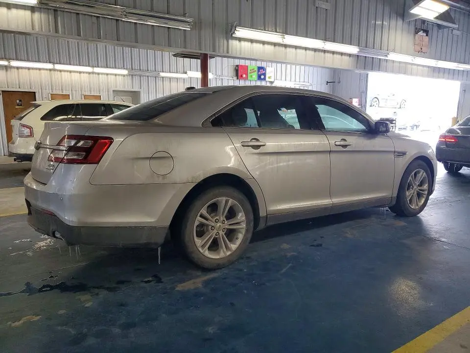2015 FORD TAURUS SEL  