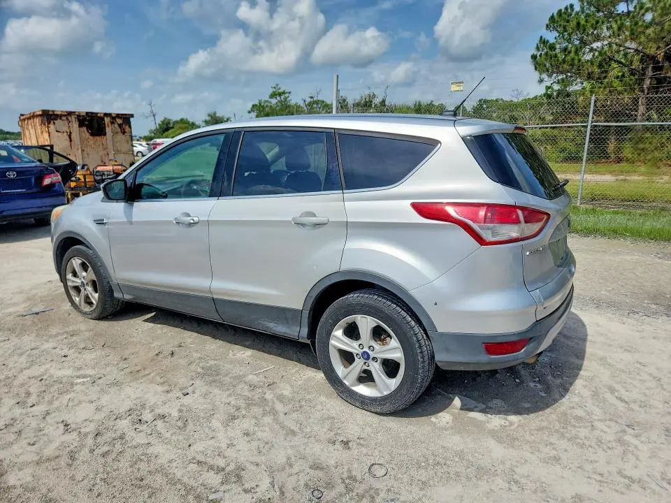 2015 FORD ESCAPE SE  