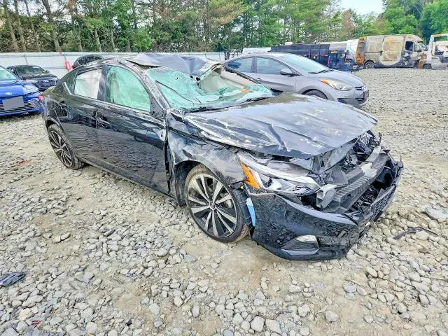 2022 NISSAN ALTIMA SR  