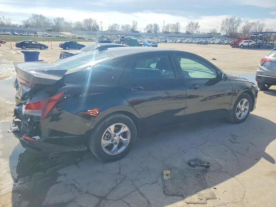 2023 HYUNDAI ELANTRA SE  