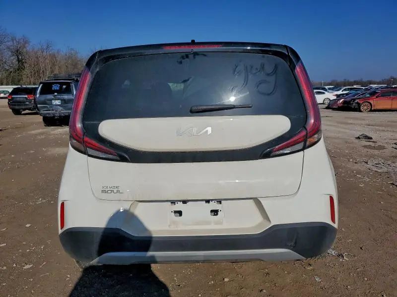 2023 KIA SOUL LX  