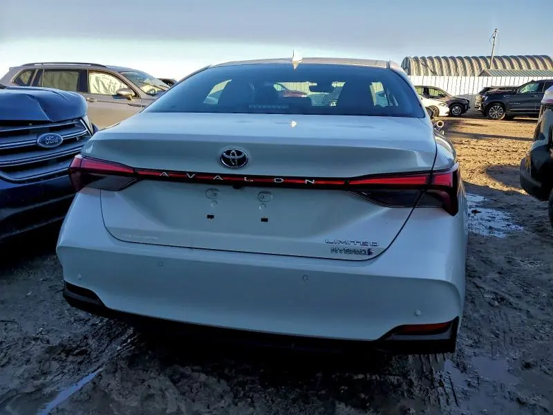 2021 TOYOTA AVALON LIMITED  