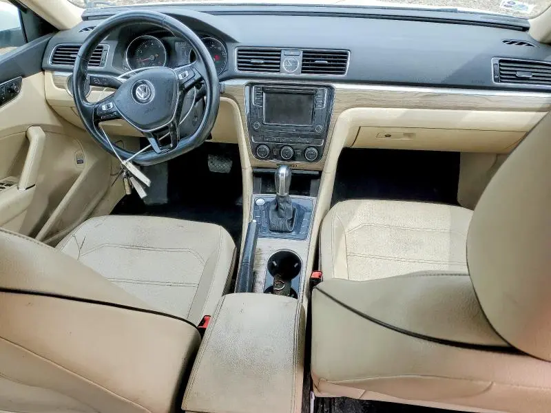 2017 VOLKSWAGEN PASSAT SE  