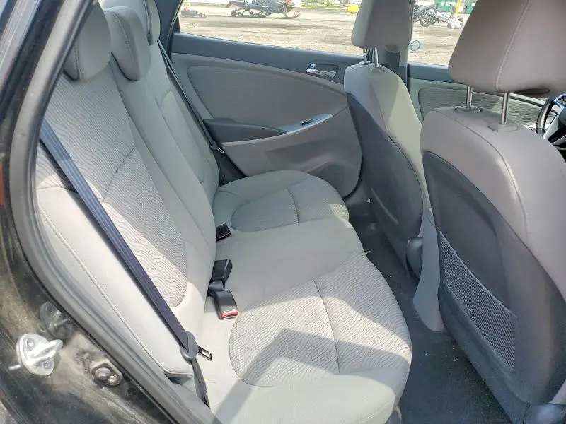 2012 HYUNDAI ACCENT GLS  