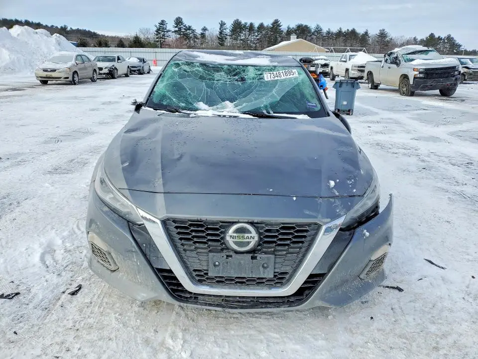 2022 NISSAN ALTIMA SV  