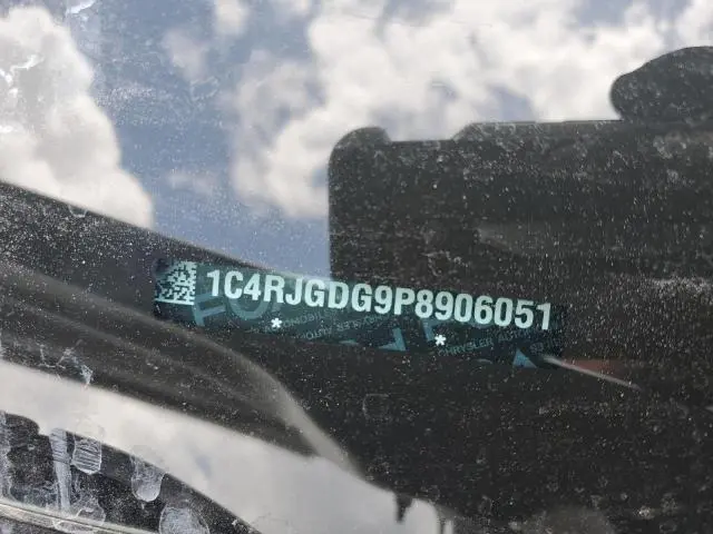2023 JEEP GRAND CHEROKEE OVERLAND  