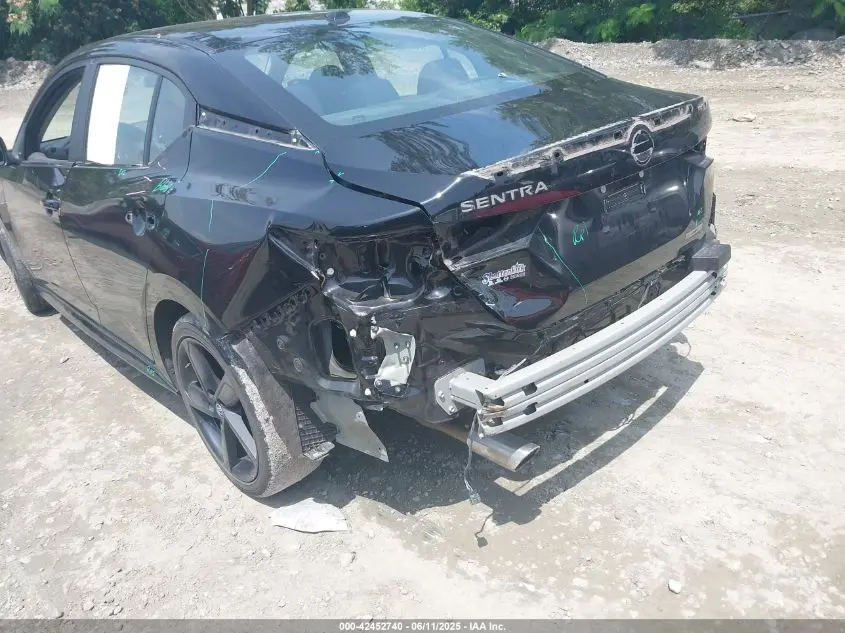 2022 NISSAN SENTRA SR XTRONIC CVT