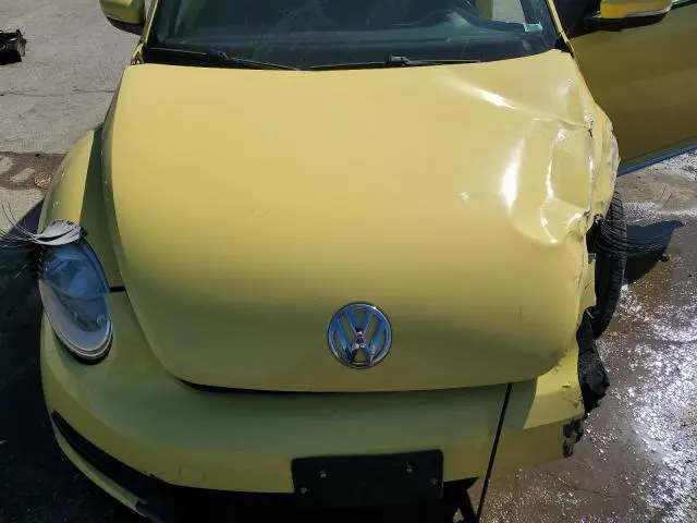 2012 VOLKSWAGEN BEETLE   