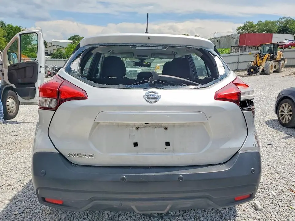 2020 NISSAN KICKS S  