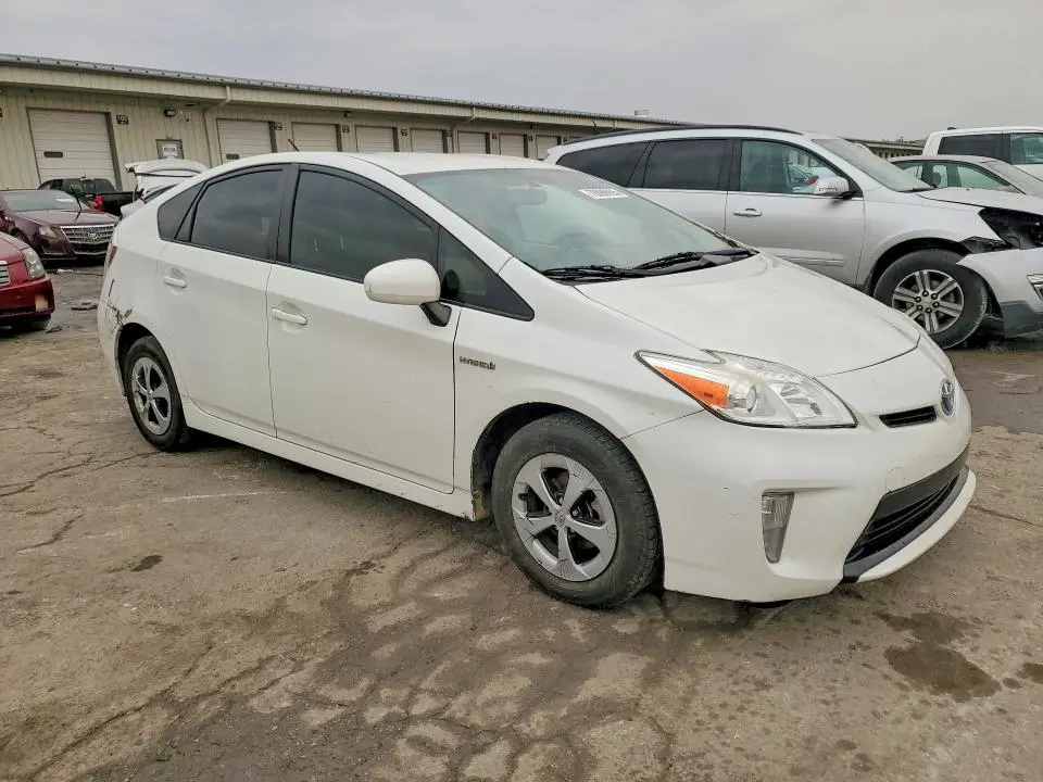 2015 TOYOTA PRIUS   