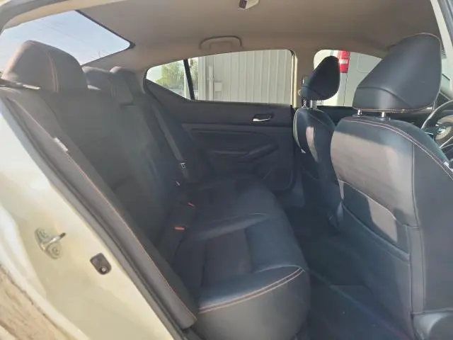 2019 NISSAN ALTIMA SR  